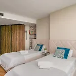 Paraiso De Bel Air By Lica Homes אסטפונה